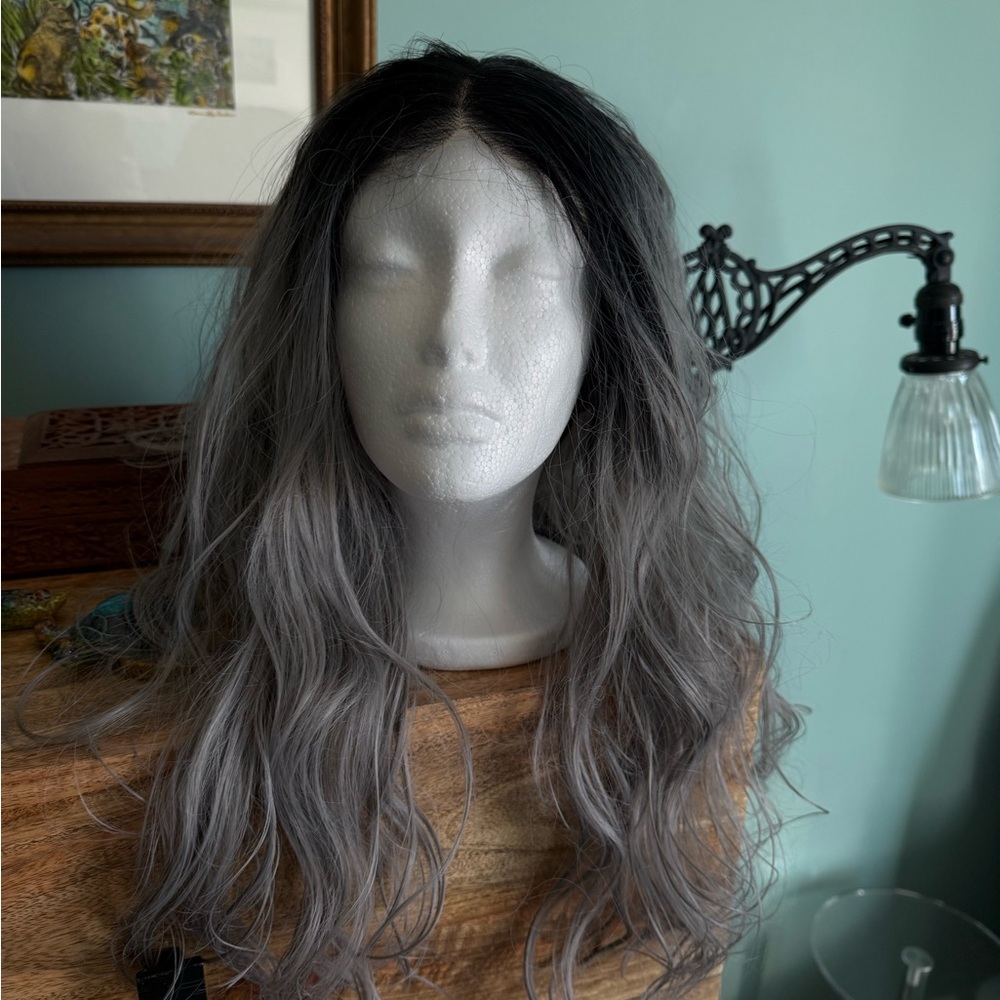 Elegant Ombre Gray Wig for Women